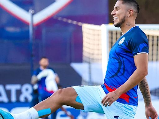 Carlos Salcedo habría acordado su rescisión de contrato con Cruz Azul