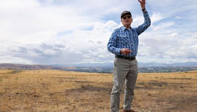 Korean War vet revisits Yakima Training Center where he filmed movie with Audie Murphy