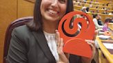 Estela Gómez, de Fresneda de Cuéllar, recibe el premio a la mejor marca personal en viajes y turismo de la Asociación de Usuarios de Internet