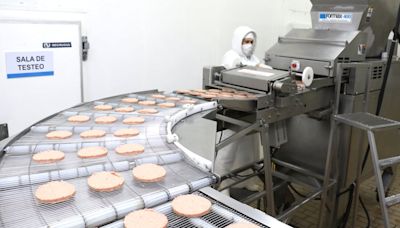 La Nación / Carne bovina será enviada a Canadá para la fabricación de hamburguesas