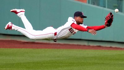 Red Sox rookie ‘Superman dove’ but just missed triple with .940 xBA