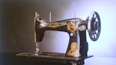 Alfa, la 'Singer española' que depuso las armas por las máquinas de coser