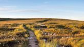 10 Most Beautiful Walking Paths in the U.K. — With Views of the Seaside, Snowcapped Peaks, and Mystical Glens