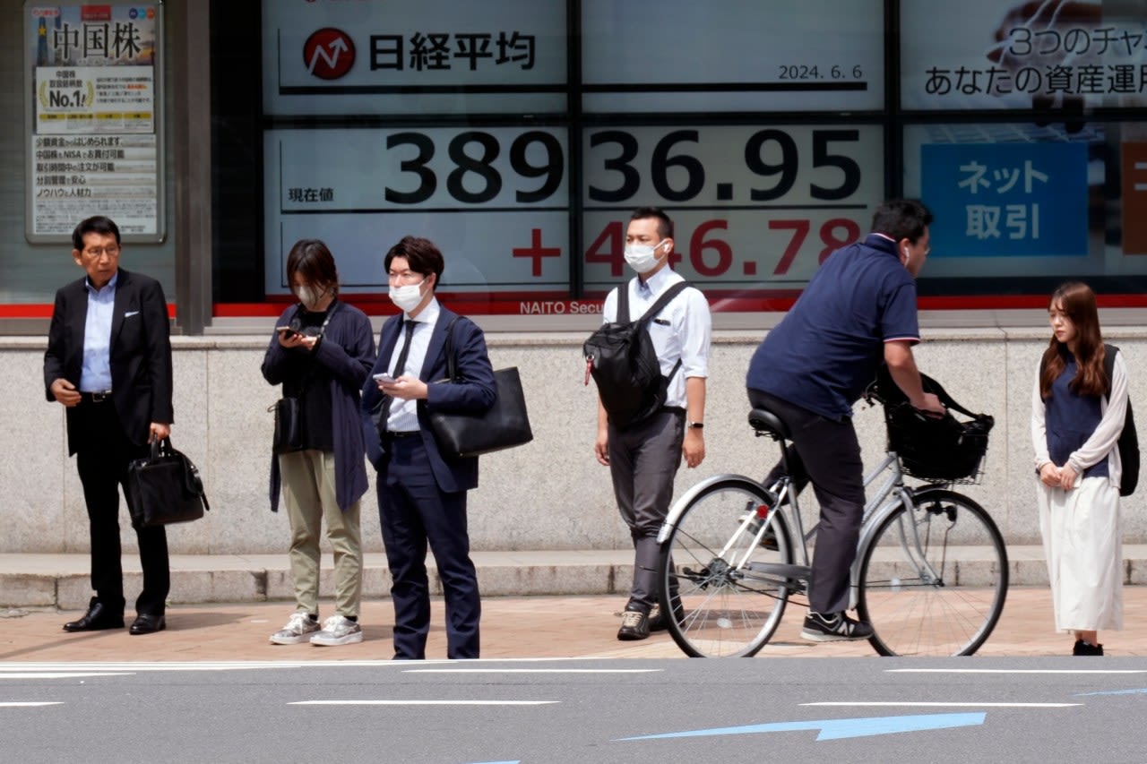 Stock market today: Asian stocks rise after Wall Street barrels to records