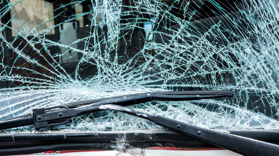 Man killed in multi-vehicle crash involving tractor-trailer on northbound I-55 St. Louis County