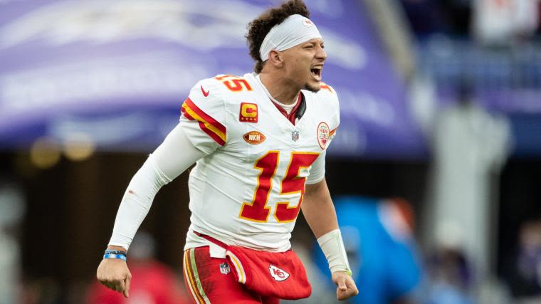 Patrick Mahomes contract details: How Chiefs QB's deal compares to other highest-paid QBs | Sporting News