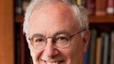Bruce Ackerman, jurista de Yale: “La ansiedad por falta de sentido lleva a votar por el demagogo” - La Tercera
