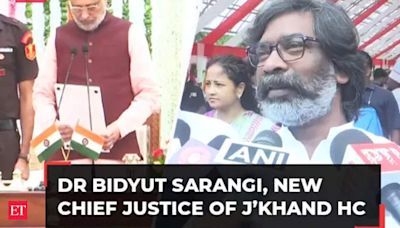 CM Hemant Soren congratulates Dr Bidyut Sarangi as he takes oath as Chief Justice of Jharkhand HC