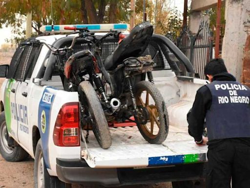 Le robaron 16 motos a un mecánico de Roca y salió a recuperarlas: «Me pelaron el taller» - Diario Río Negro