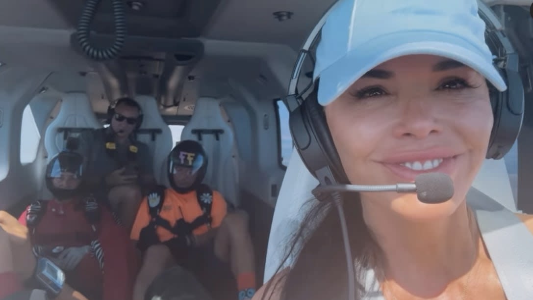 Jeff Bezos’ Fiancé Lauren Sánchez Flies Helicopter as Son, Orlando Bloom Skydive