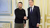 Zelenski cancela viajes ante la ofensiva rusa en Járkiv; Blinken anuncia 2.000 millones de dólares más en ayuda