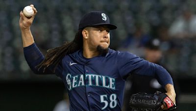 Mariners place starter Luis Castillo on the 15-day IL sidelining him for the stretch run