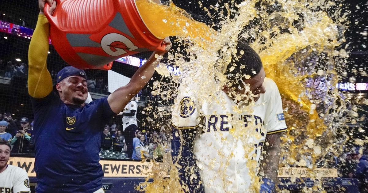 Brewers, Yankees play thriller in series opener