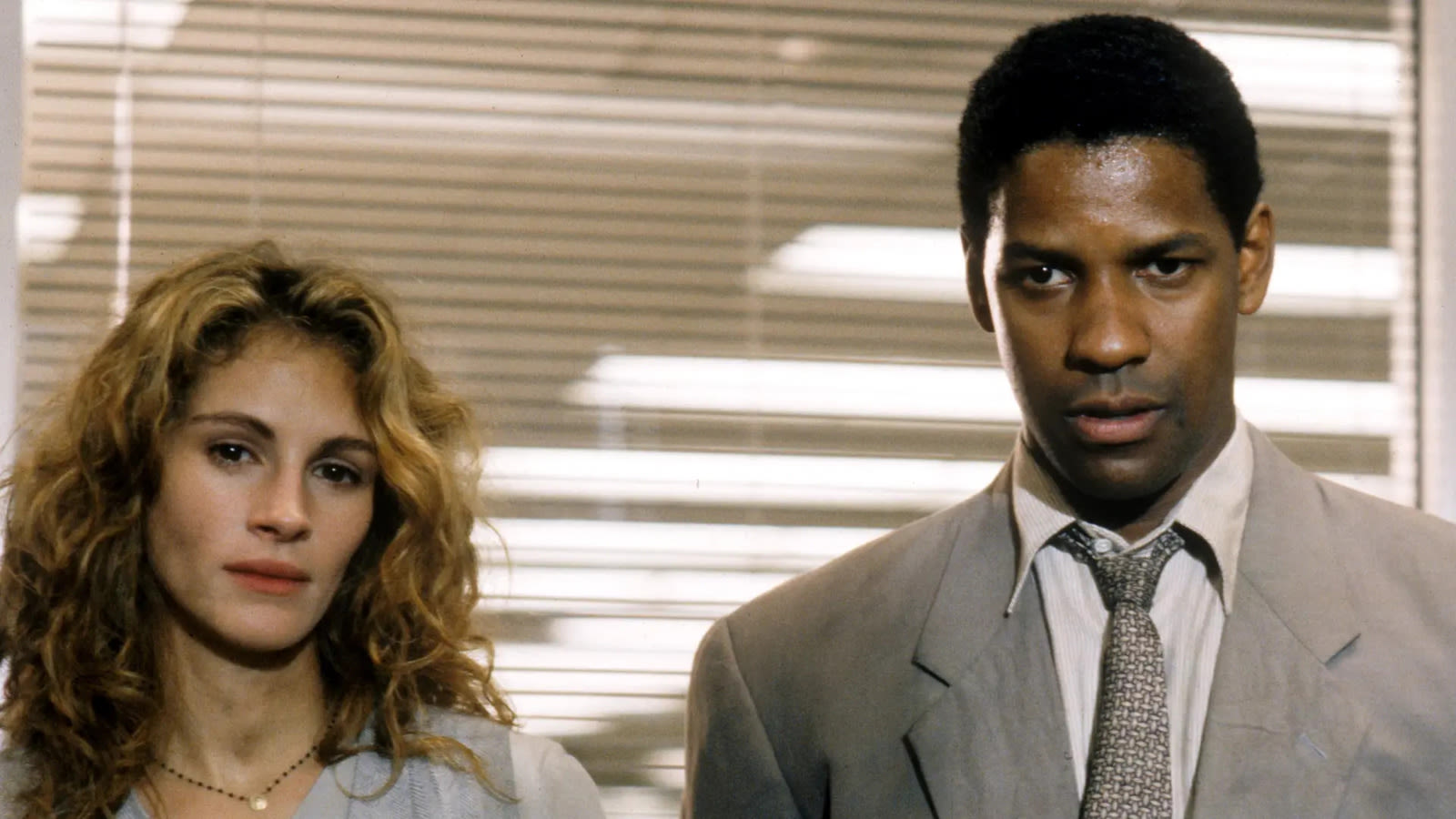 Denzel Washington Refused To Shoot These Pelican Brief Scenes With Julia Roberts - SlashFilm