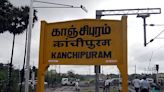 Mentally-disturbed person climb onto train roof in Kanchi - News Today | First with the news