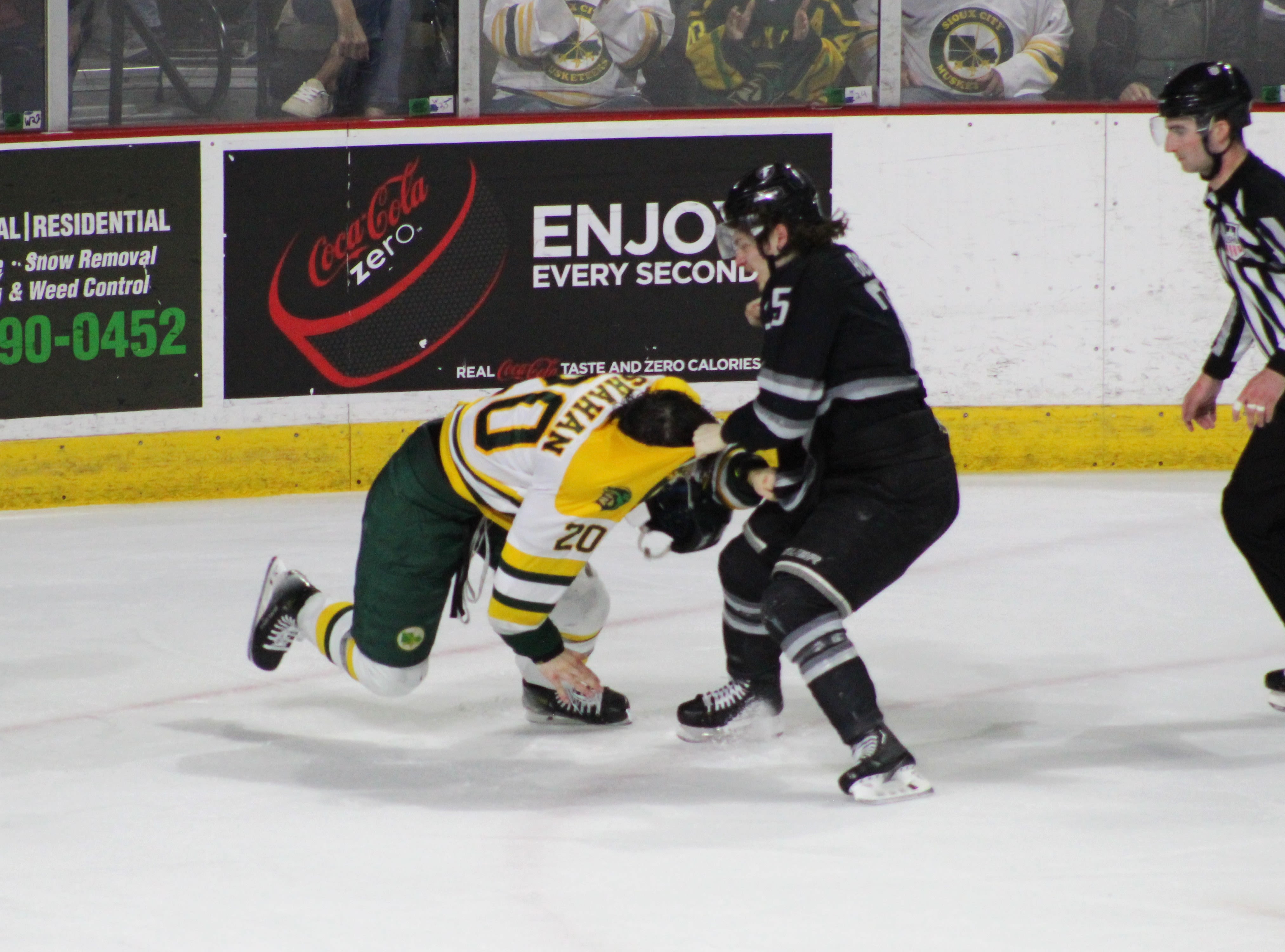 Force win physical battle in Sioux City, setting up Game 5 in Fargo on Sunday