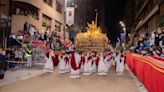 El trono de San Juan Evangelista, protagonista del segundo desfile bíblico pasional de la Semana Santa de Lorca