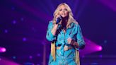 Miranda Lambert Fans Call Her Out for Being "Mean" After She Stops Fans From Taking Selfies Mid-Show