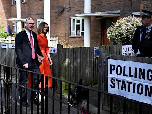 Britânicos votam em eleição que deve encerrar 14 anos de domínio dos conservadores; veja vídeo