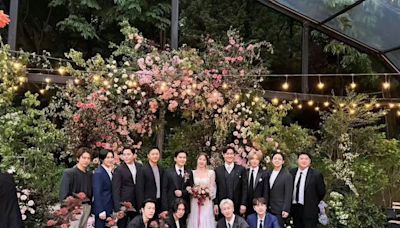 不只13人合體！SJ-M周覓、Henry也出席厲旭婚禮 15人大合照逼哭粉