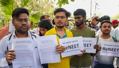 CBI Arrests NEET-UG Paper Leak 'Mastermind’, 2 MBBS Students Who Acted As 'Solvers' - News18