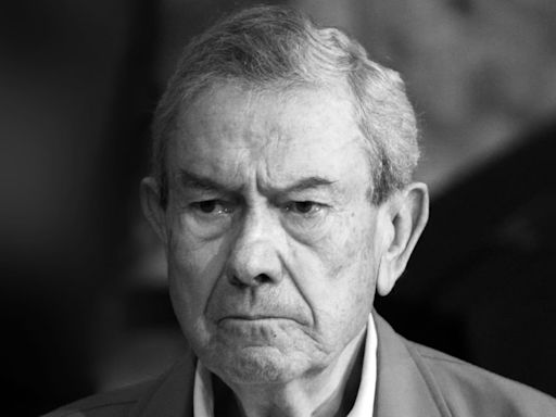 Carlos Tello, el ‘profe’ que pasó por embajadas, Banxico y Hacienda, muere a los 85 años