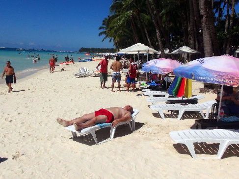 聖嬰現象加劇極端酷熱 菲律賓民眾：熱到無法呼吸