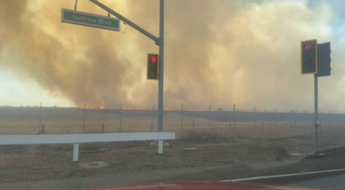 Homeless camp fire left unattended sparked 585-acre blaze near Rancho Cordova, authorities say