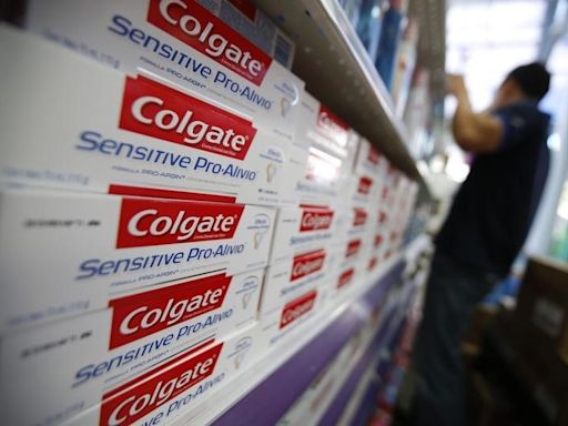 Jeff Duncan sells stocks in Colgate-Palmolive and JD.com from his Raymond James IRA By Investing.com