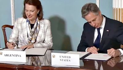Diana Mondino firmó un memorándum con el secretario de Estado de los EE.UU.
