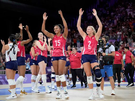 US women's volleyball team advances to semifinal with straight-set win against Poland