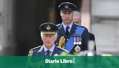 El rey Carlos III entrega una de sus funciones a su hijo William