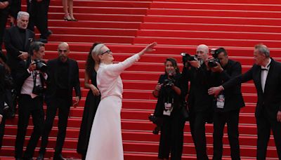 "Du balai au palais" : ancien balayeur au Festival de Cannes, David Hertzog Dessites va monter les marches pour présenter son film