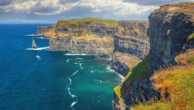Major search op for young boy missing at Cliffs of Moher resumes after delay