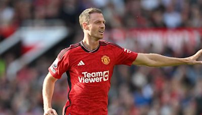 Manchester United in talks with Jonny Evans, Tom Heaton over new deals