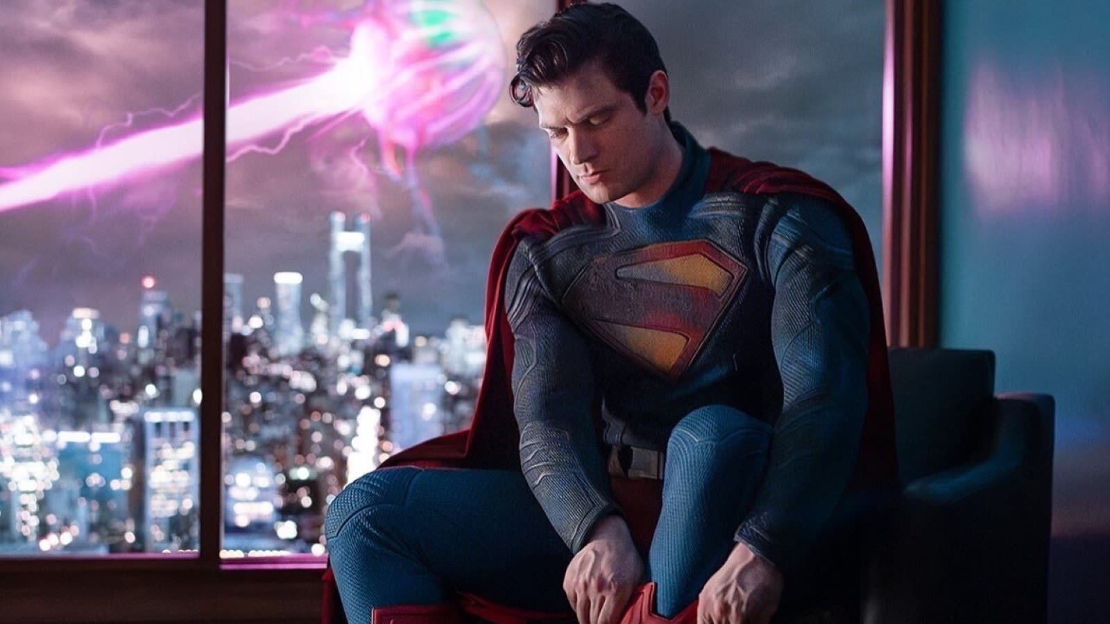 Superman First Look: David Corenswet Suits Up For Director James Gunn - SlashFilm