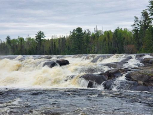 2 People Missing, 2 Others Injured After Canoeing Over Minnesota Waterfall
