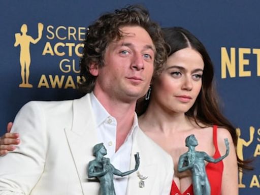 Jeremy Allen White, pillado besándose con la actriz Molly Gordon mientras Rosalía celebraba su cumpleaños