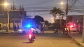 Antisociales asesinaron a un joven en un velorio en Machala, luego balearon la casa y quemaron el ataúd