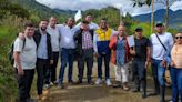Otty Patiño se reunió con alias ‘HH’, comandante del frente Comuneros del Sur del ELN, en las montañas de Nariño