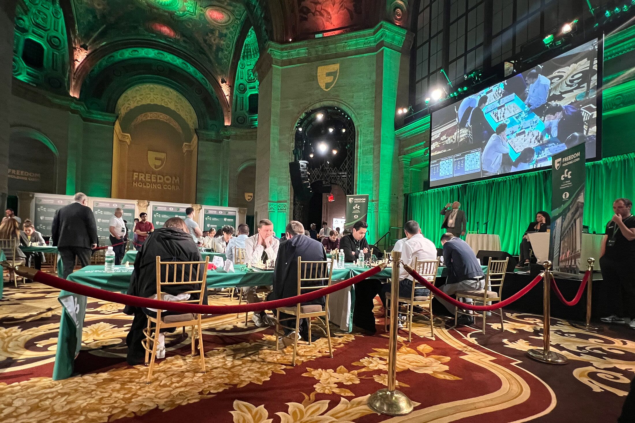 Wall Street Bankers Beaten in ‘Smartest’ Chess Tournament