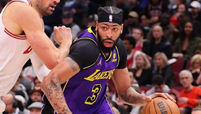 Lakers Trade Pitch Lands Floor-Spacing Center Next to Anthony Davis