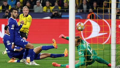 El Dortmund remonta en la primera parte (2-0)