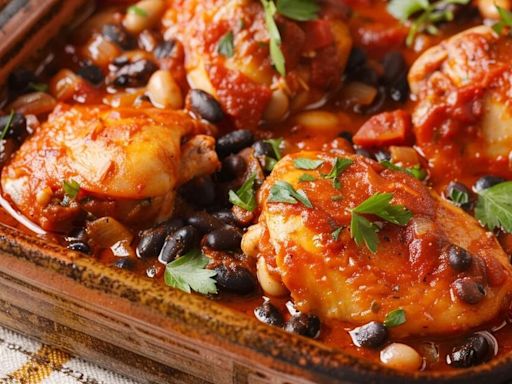 Recetas saludables: cómo hacer pollo en salsa de tomate y frijoles