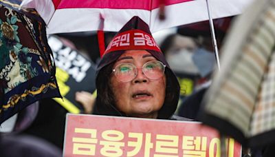Korean Investors Near $4 Billion Losses on China-Linked Exotic Notes