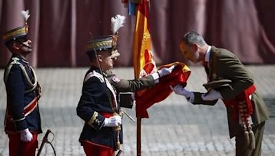 Felipe VI vuelve a jurar bandera en la Academia General Militar de Zaragoza