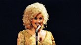 Dolly Parton and Kelly Clarkson Are Re-Recording ‘9 to 5’