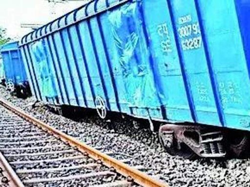 Goods train derails near Valsad in Gujarat - The Economic Times
