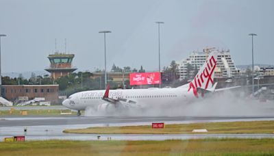 Boeing plane horror as jet forced to land after windscreen cracks at 40,000 ft