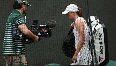 Iga Świątek crashes out of Wimbledon in shock third round loss to Yulia Putintseva